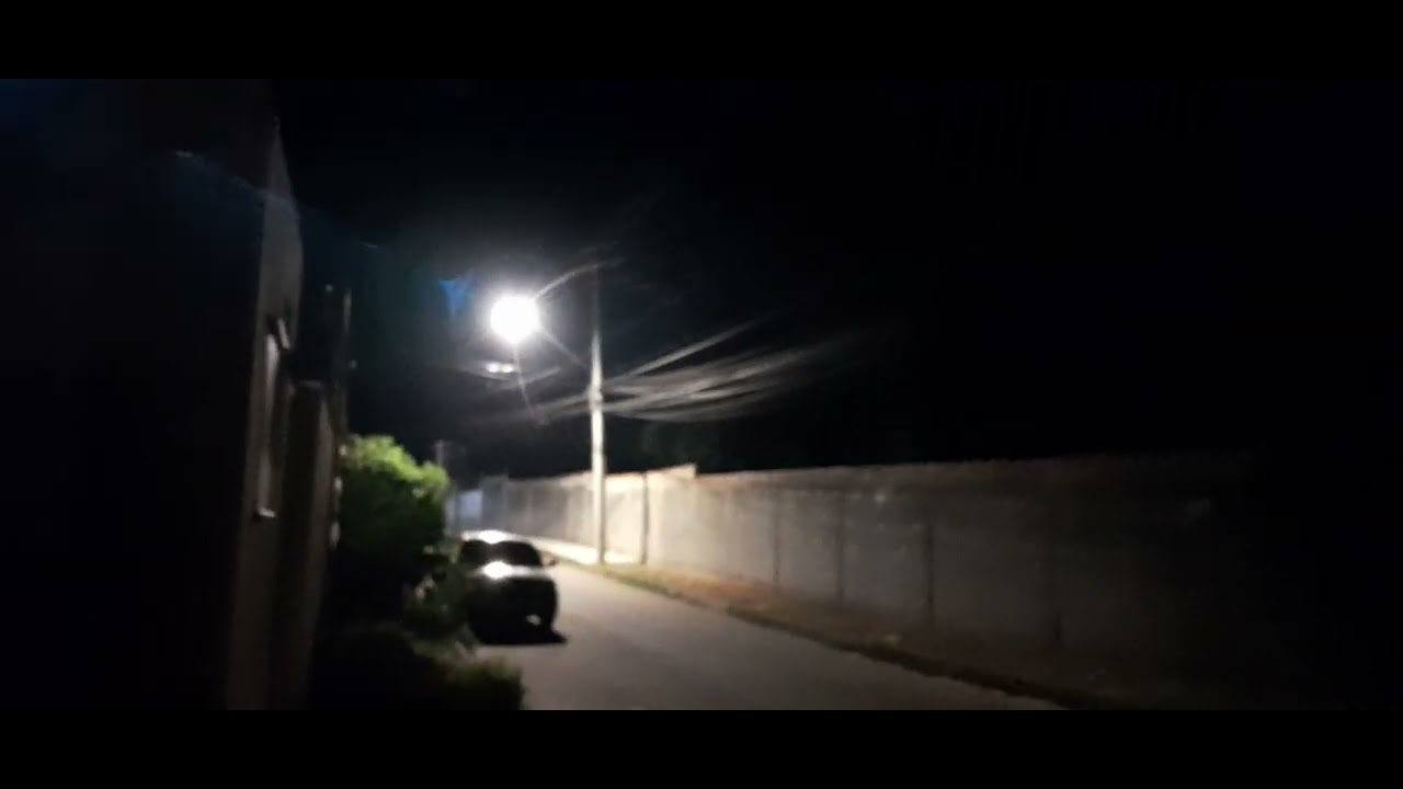 Empresa de energia deixa Rua Camurugi sem luz e codeg negligência o reparo