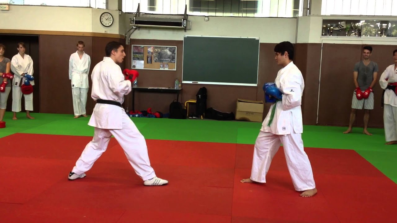 Coup de pied latéral version Bruce Lee