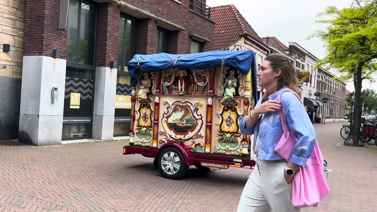 Draaiorgel De Ruiter Speelt “Mars Potpourri” in Naaldwijk 2024