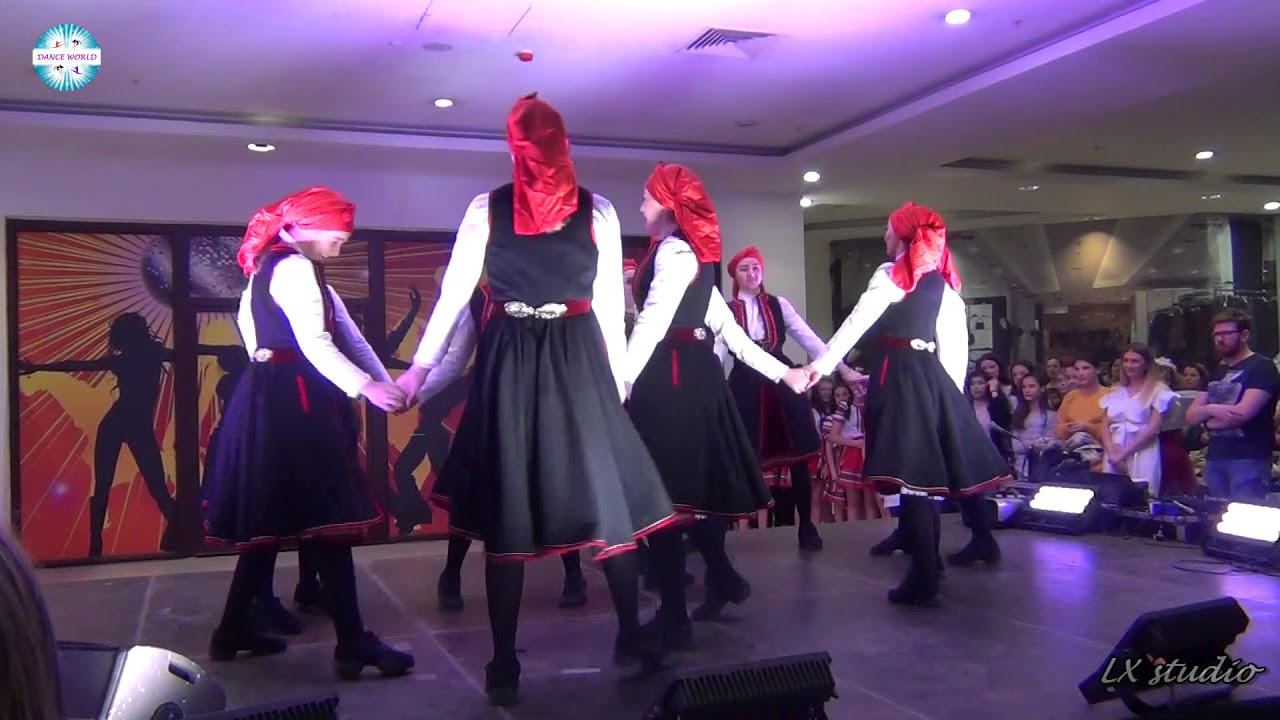 Dance World - dans machedonesc - Spectacolul &bdquo;In &Icirc;nt&acirc;mpinarea Primăverii&rdquo;