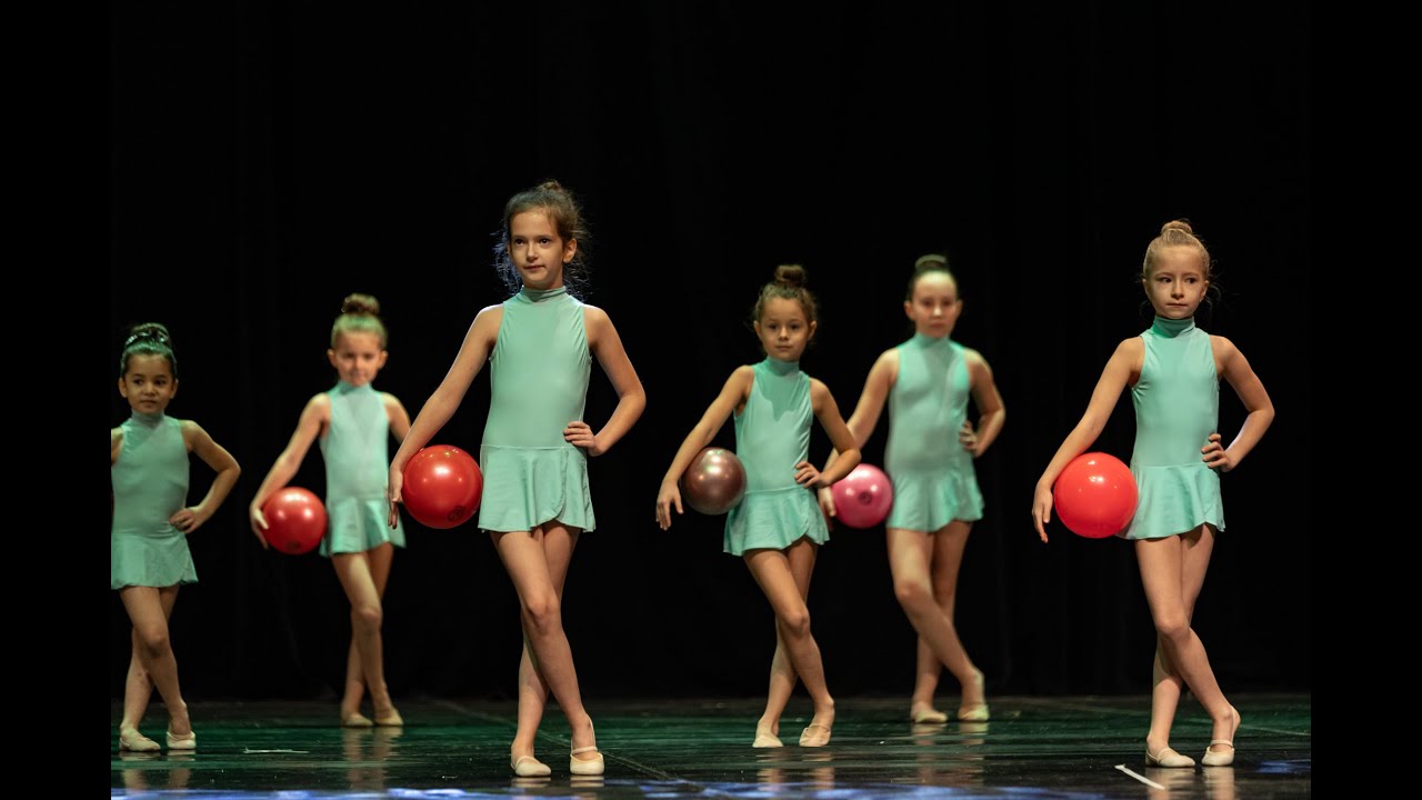 Art in Motion karácsonyi gála 2023 - Rákosligeti alsós labda gyakorlat