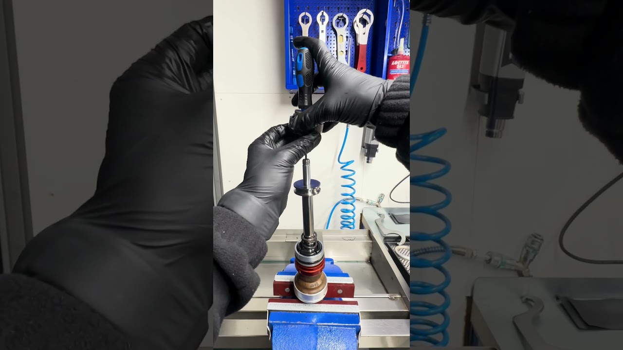 Shock Therapy ⚡️ WP Shock rebuild after a full service 🏆 #suspension #wp #service