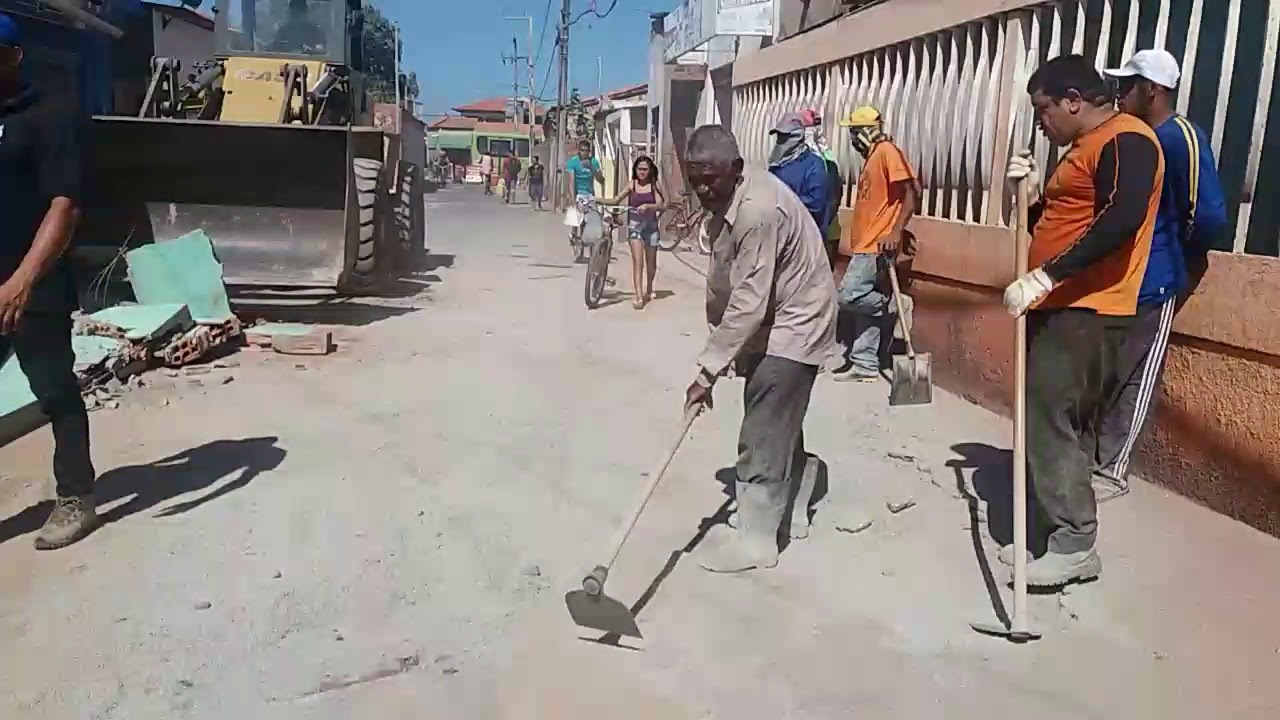 Programa Mas Asfalto, na Rua da Paz, em Raposa-MA.