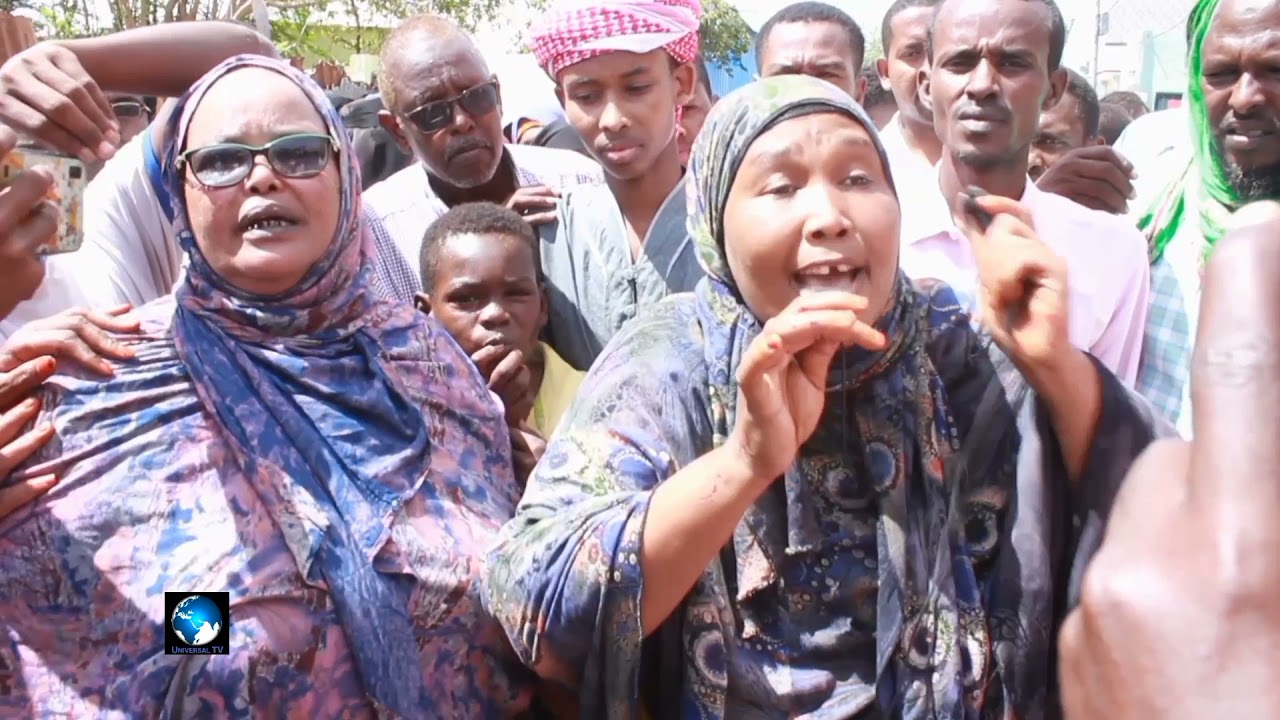 Dadka dagmada afgoye ayaa Mudaaharad ay kaga soohorjeedan amar kasobaxay mamulka afgoye.