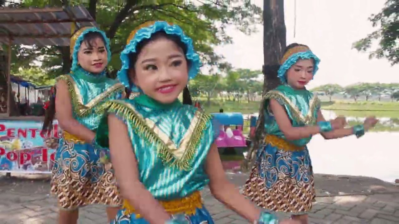 NGLENYER DANCE SDN SIDOREJO II KEC. KEDUNGADEM