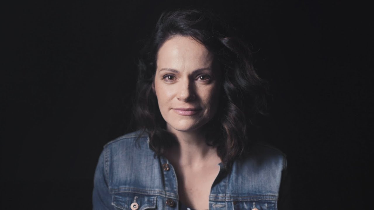 Marta Król - DZIWNY PRZYPADEK PSA NOCNĄ PORĄ (Simon Stephens)