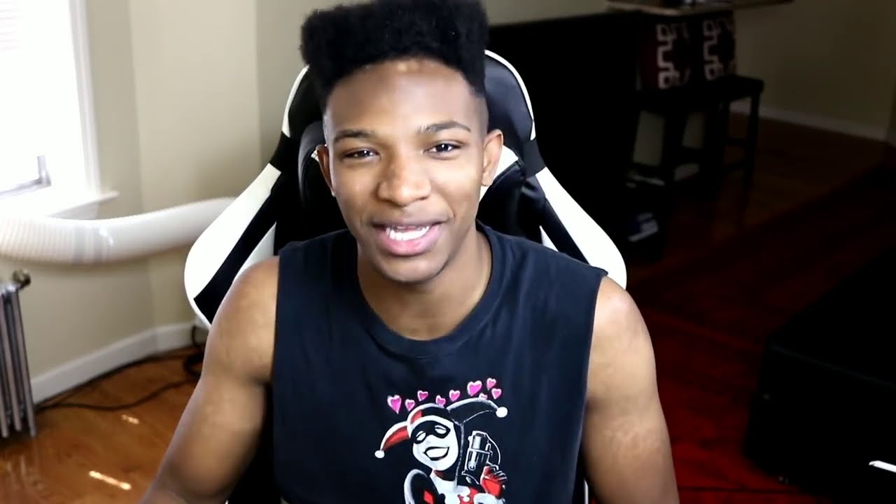 (2015-07-23) [EWN] - EWNetwork 200,000 Subscriber Special, 25 THINGS ABOUT ME