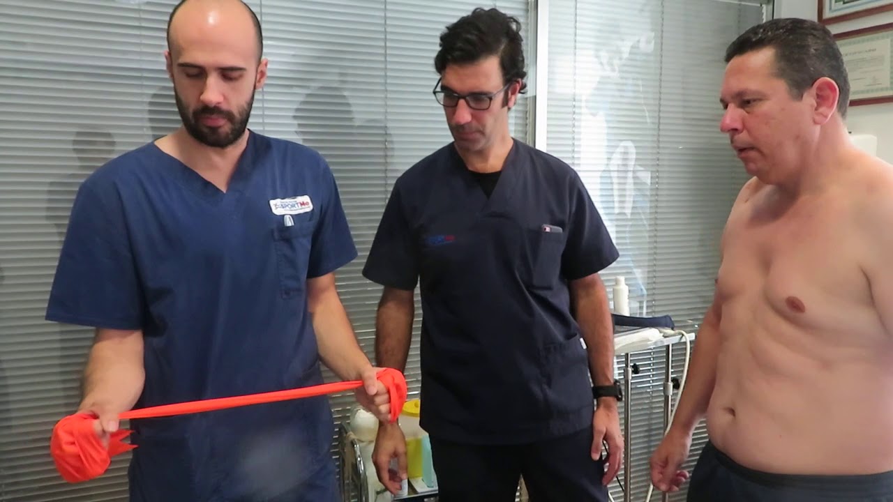 EJERCICIOS DE REHABILITACIÓN DOMICILIARIO TRAS OPERACIÓN DE HOMBRO CON BANDA ELÁSTICA Y PALO
