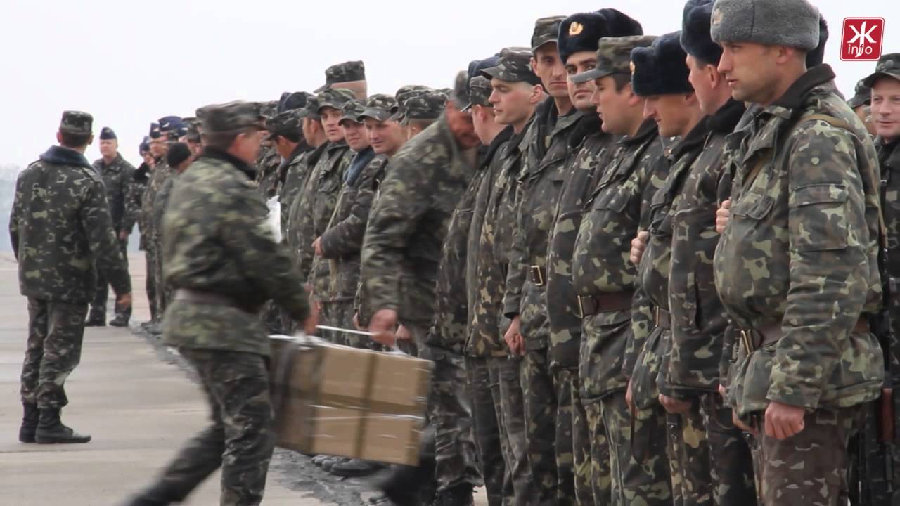Житомирським військовим в Озерному передали рації та постільну білизну - Житомир.info