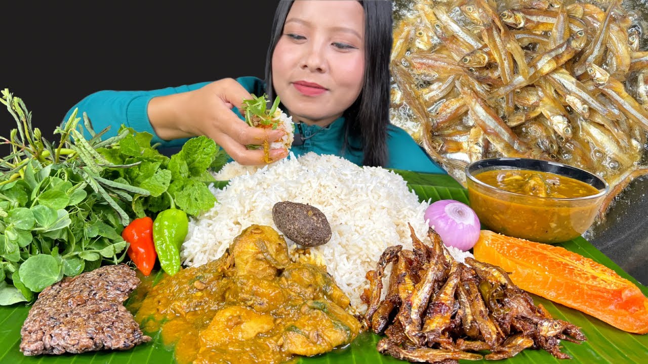 PLEASE TRY THIS NEW RECIPE // TARO ROOTS STEM WITH FERMENTED SOYBEAN CURRY 🔥🔥🔥