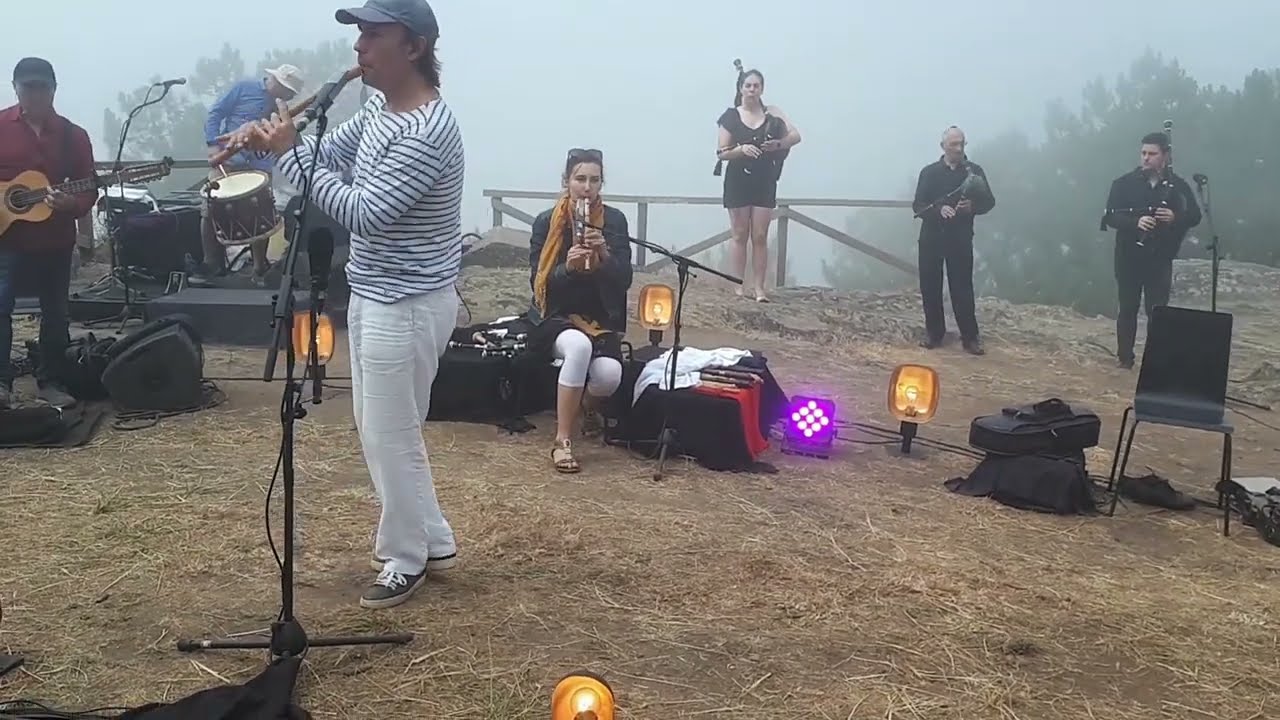 An Dro with Carlos Núñez