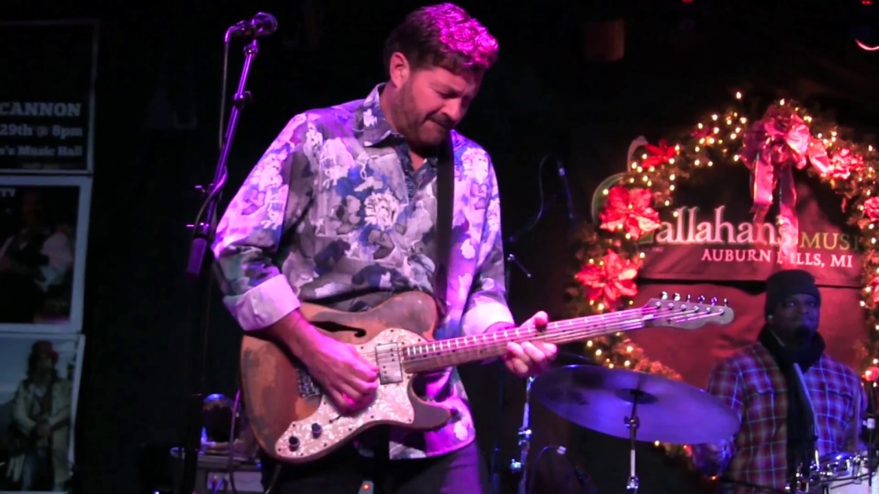 ''WHY ARE PEOPLE LIKE THAT'' - TAB BENOIT @ Callahan's, Dec 2017