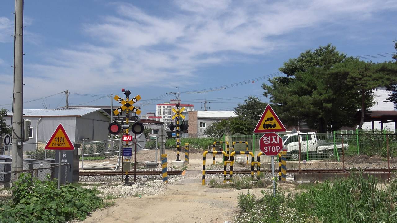 경북선 점촌~함창간 제 3종 건널목 열차 통과 영상