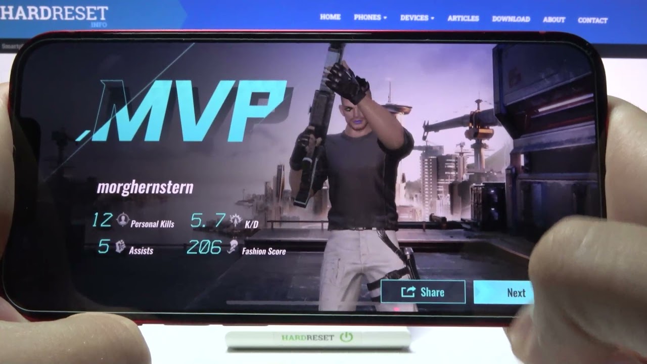 iPhone 13 - Cyber Hunter Gameplay