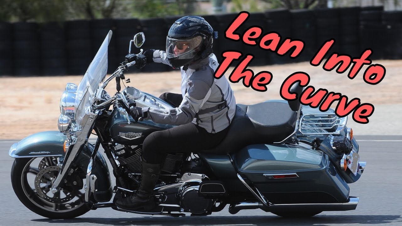 Lean Into The Curve | TrakDayz At Collie With GLOW