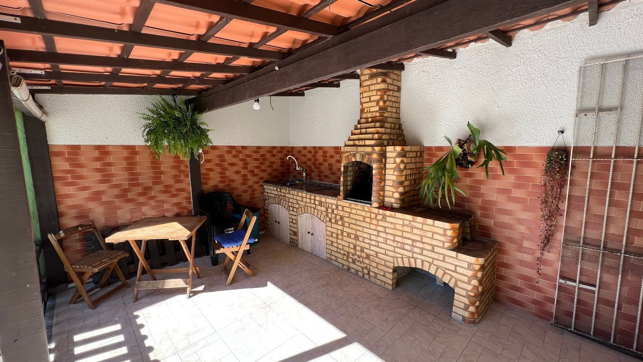 VENDIDA!!!  Casa de praia com piscina e área gourmet por 150 mil