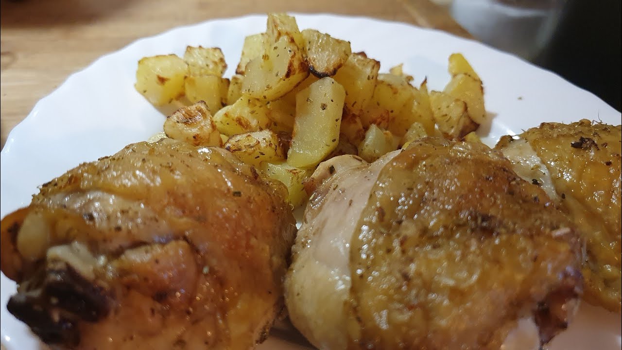 CUOCERE LE PATATE FRESCHE E IL POLLO NELLA FRIGGITRICE AD ARIA CALDA