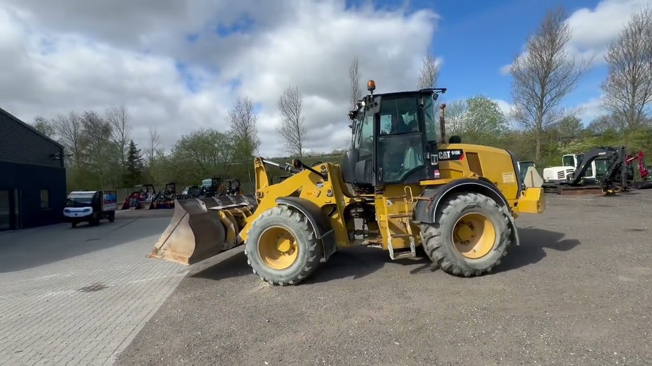 Wheel loader CAT 910K