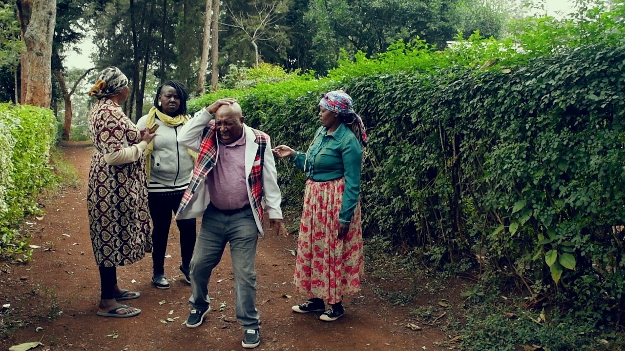 Mzee  Wandahuhu kuiba pesa ya wamama ya chama. KAGUREWAMAKOTHELATEST