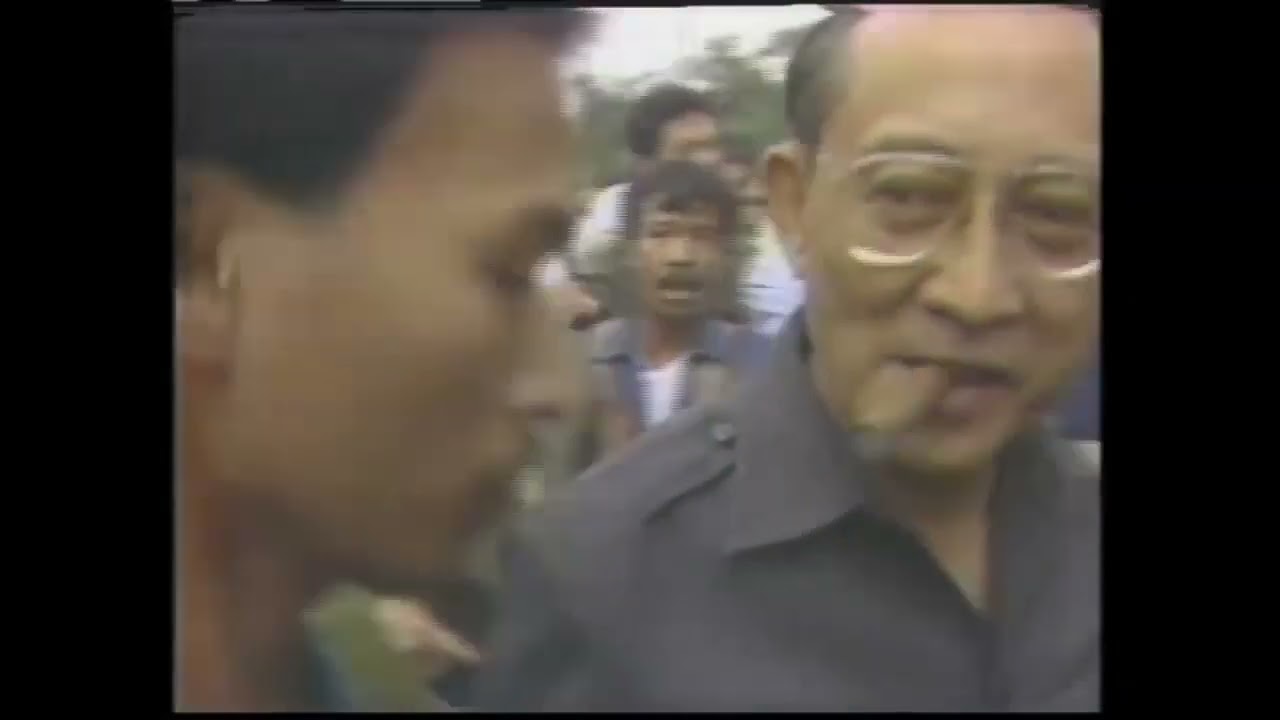 Marcos Stand-Off during EDSA People Power Revolution Report of Jim Laurie from ABC News