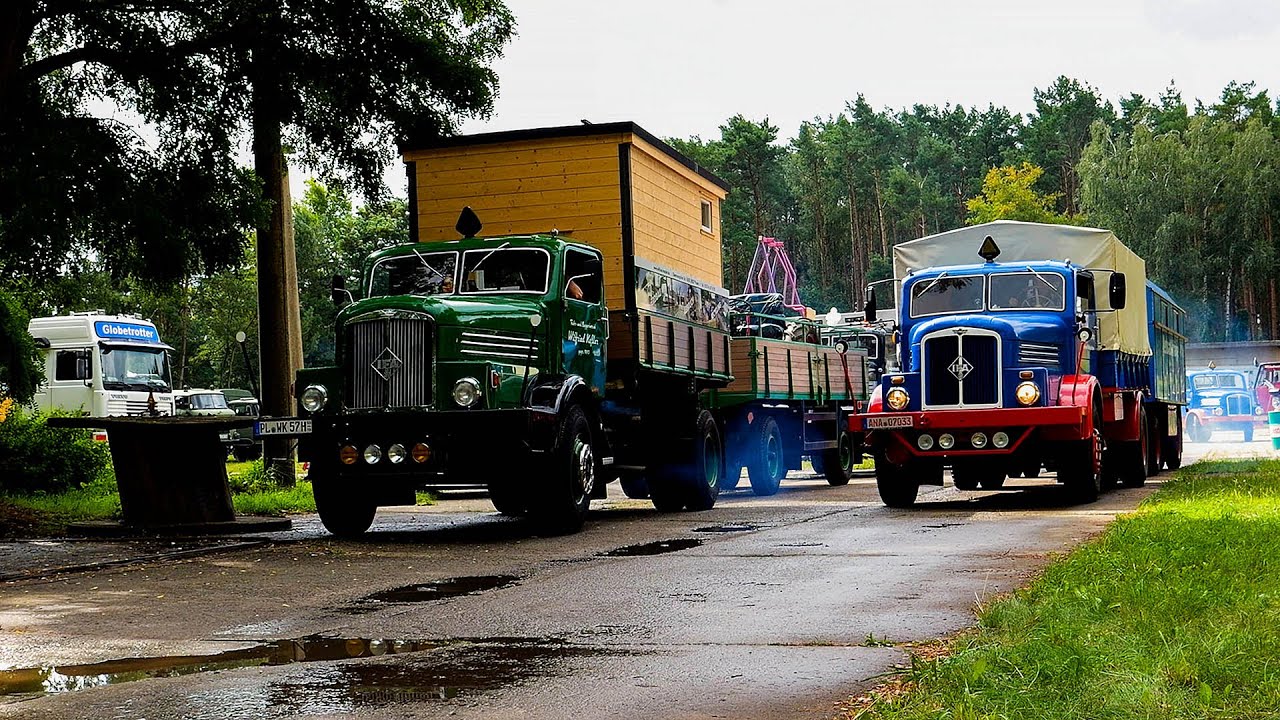 Abfahrt historischer Fahrzeuge aus dem Technik-Park Altmark Wischer 2024.