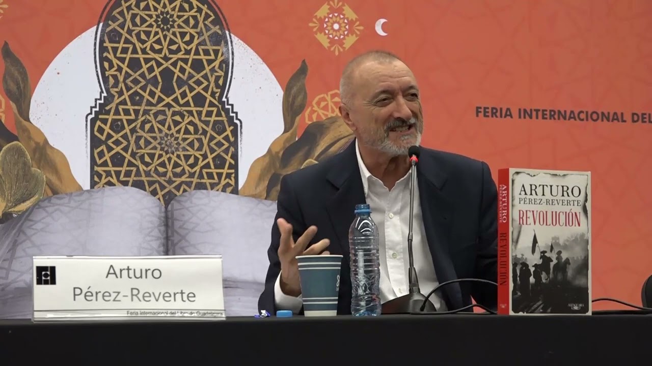 Arturo Pérez-Reverte en la presentación del libro REVOLUCIÓN en Fil Gdl. 2022