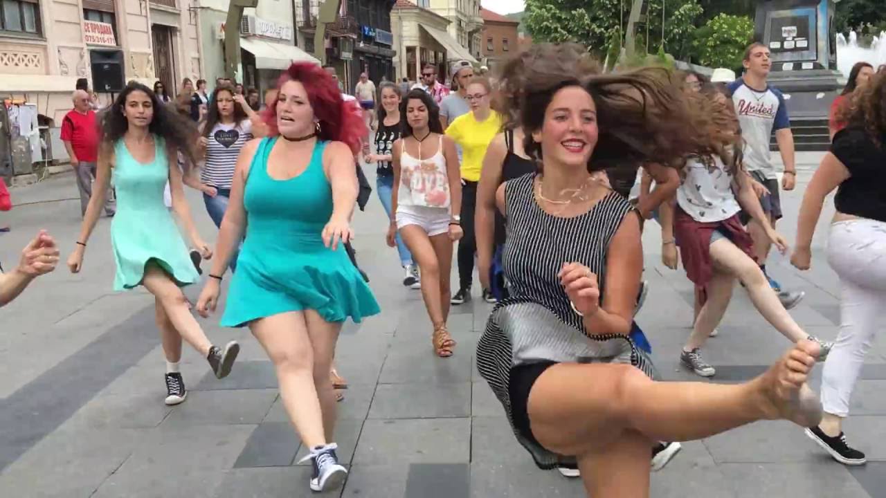 Flashmob - she just want to dance | פלאשמוב - היא רק רוצה לרקוד