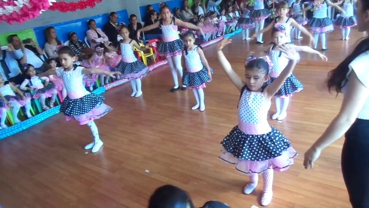CLASES DE PRE BALLET PARA NIÑAS DE 5 A 12 AÑOS