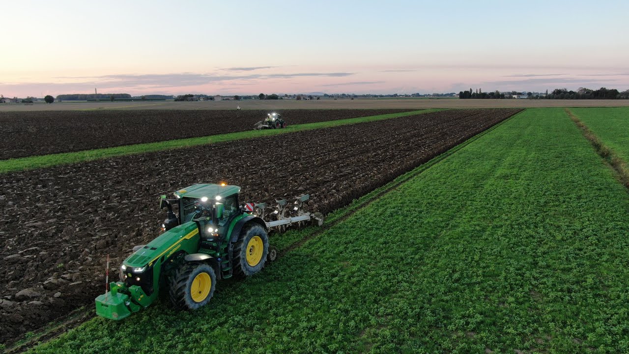 Aratura XXL con John Deere 8R 410 e Claas Axion 870 con aratri Ermo