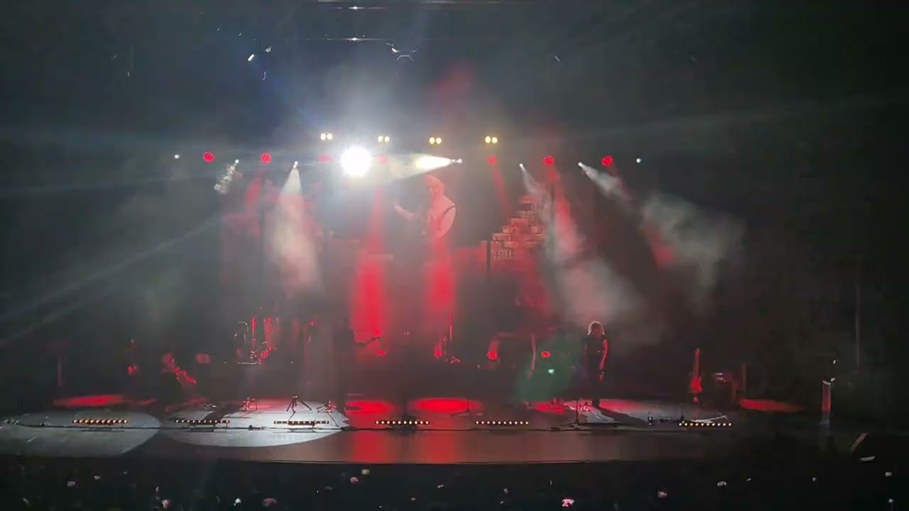Pink Floyd's Dark Side of the Moon (4)