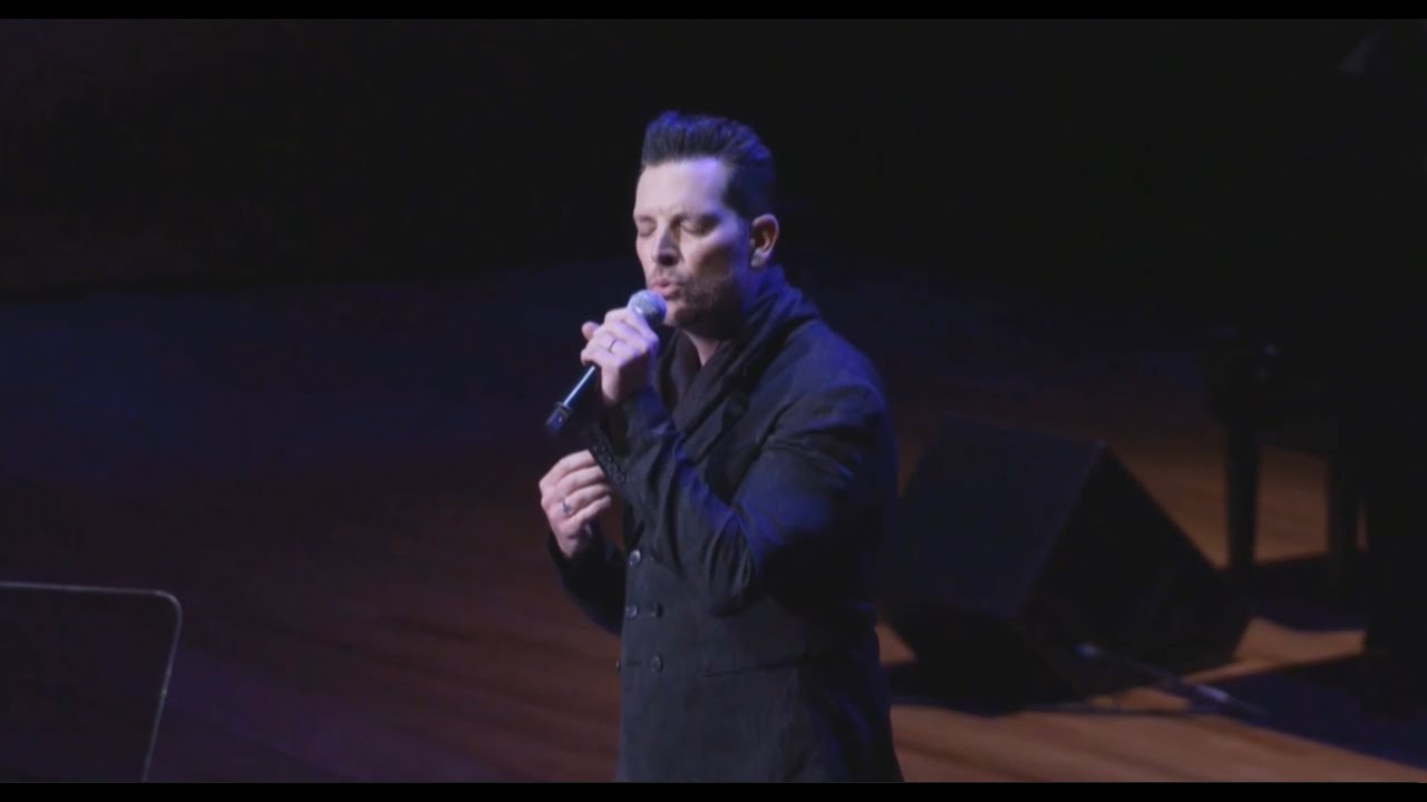 Chris Mann | Hallelujah - Live from Lincoln Center