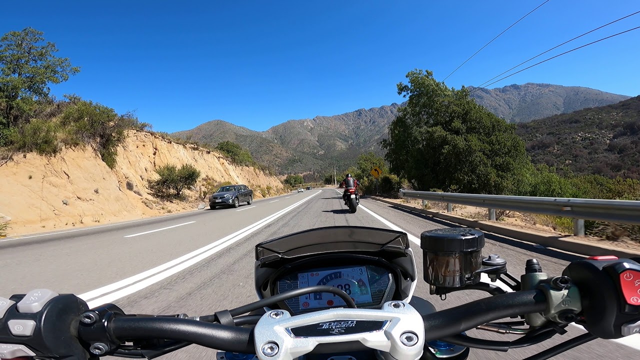 Triumph Speed Triple RS brutal sound Arrow exhaust following mt10