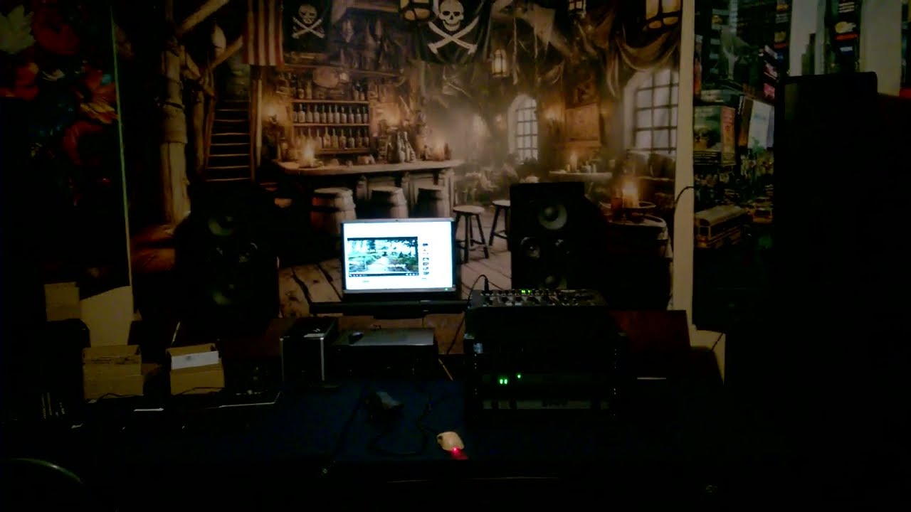 Każdy sw&oacute;je 10 minut ma :) 2x Celestion Truvox 1225 z Eminence PSD2002 Pełne pasmo pod EV Q99 :)