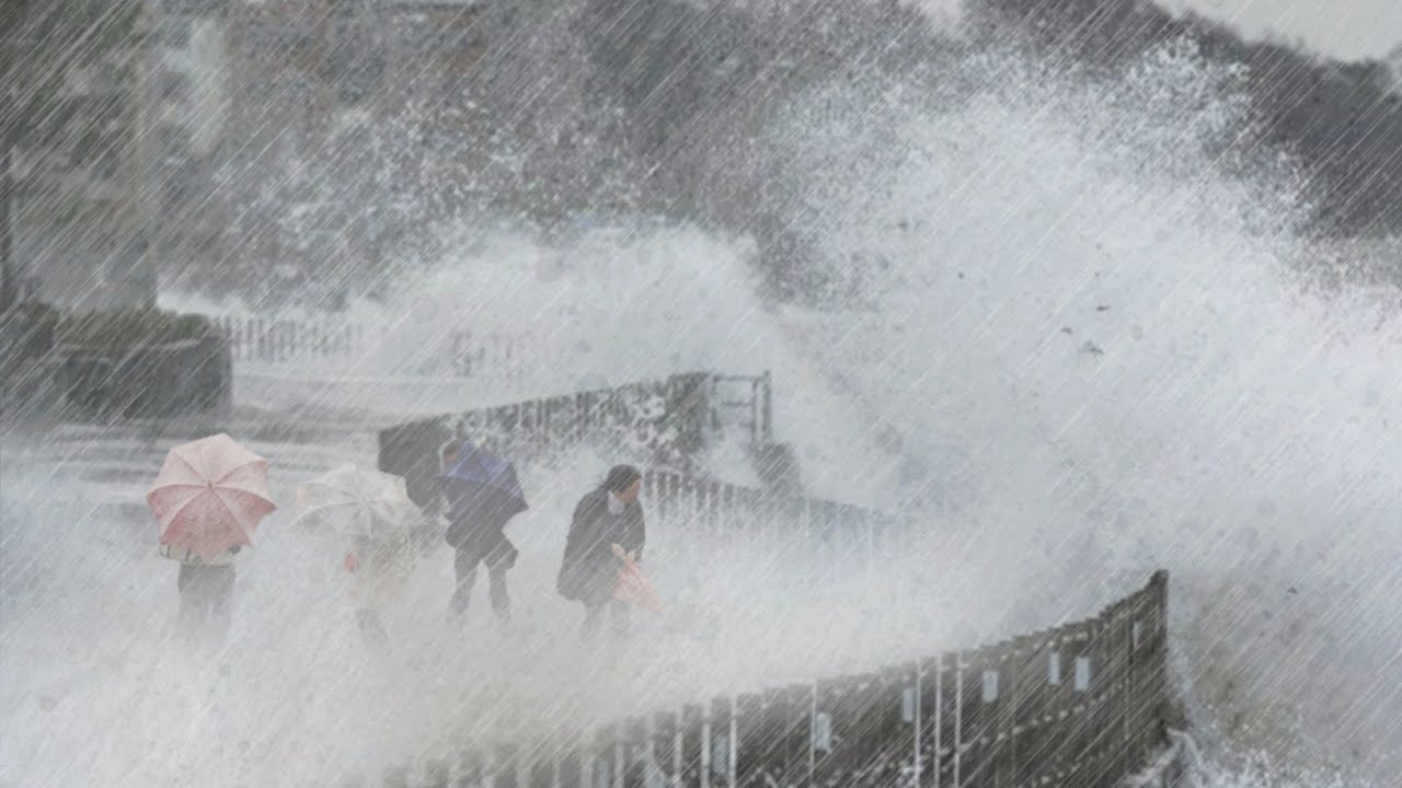 Crazy Storm! The Most Extreme Rainstorm Accompanied Floods Devastated Village Life in Indonesia