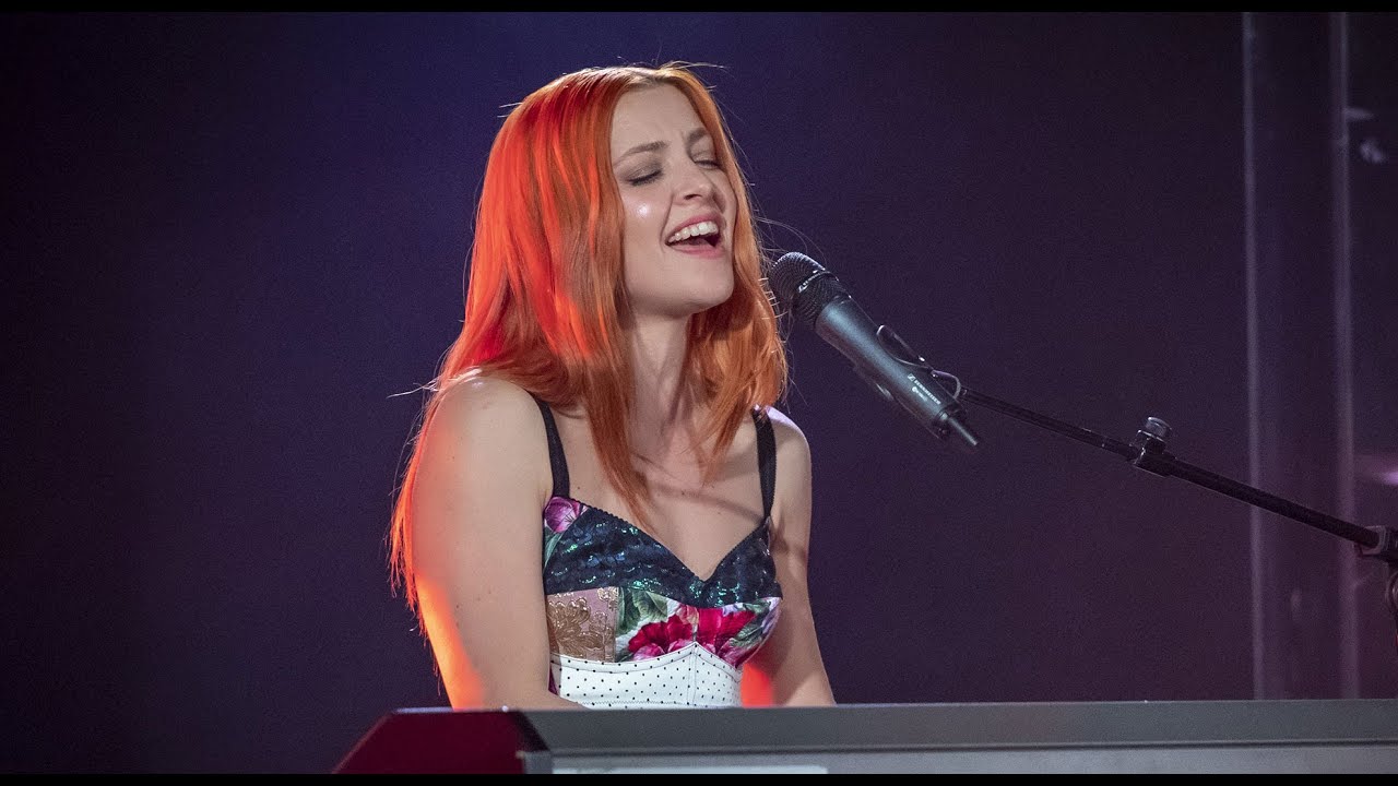 Noemi - Vuoto a perdere (Radio Italia Live 14/04/2021)