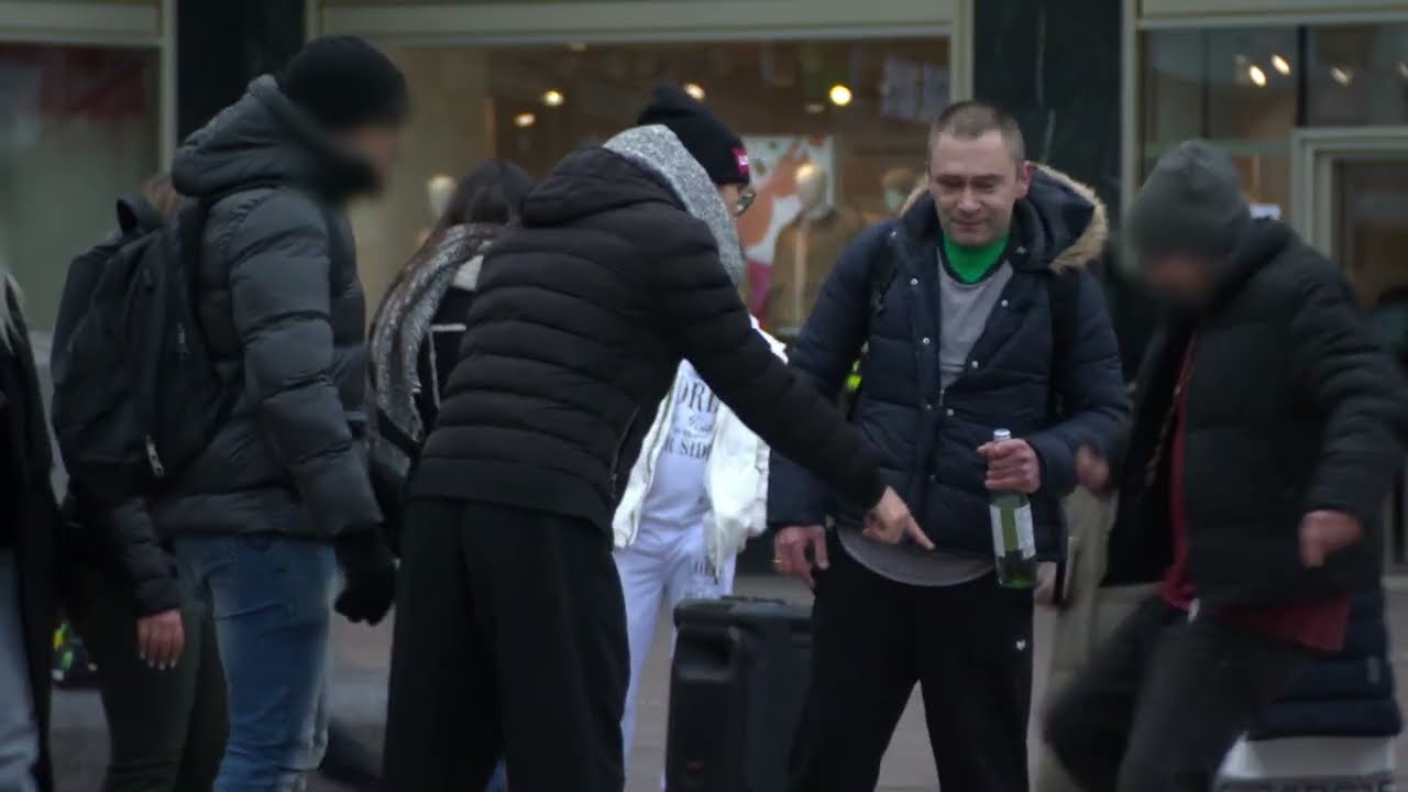 100 tysięcy Polak&oacute;w żyje na niemieckich ulicach. &bdquo;Nie chcę wracać do Polski&rdquo; (UWAGA! TVN)