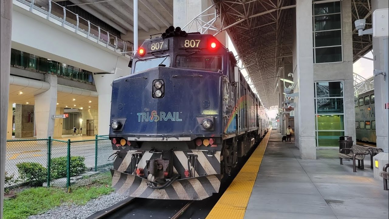 Tri Rail Railfaning at Miami Airport Station with lots of horns, WARNING HEADPHONE USERS 6/30/23