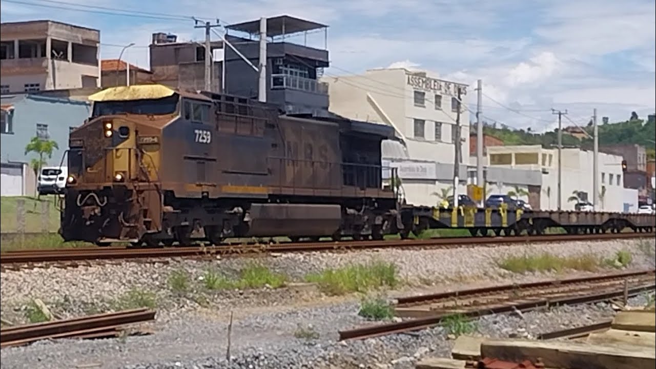 MRS - Trem de Carga Geral com pranchas vazias e com 3 gôndolas 