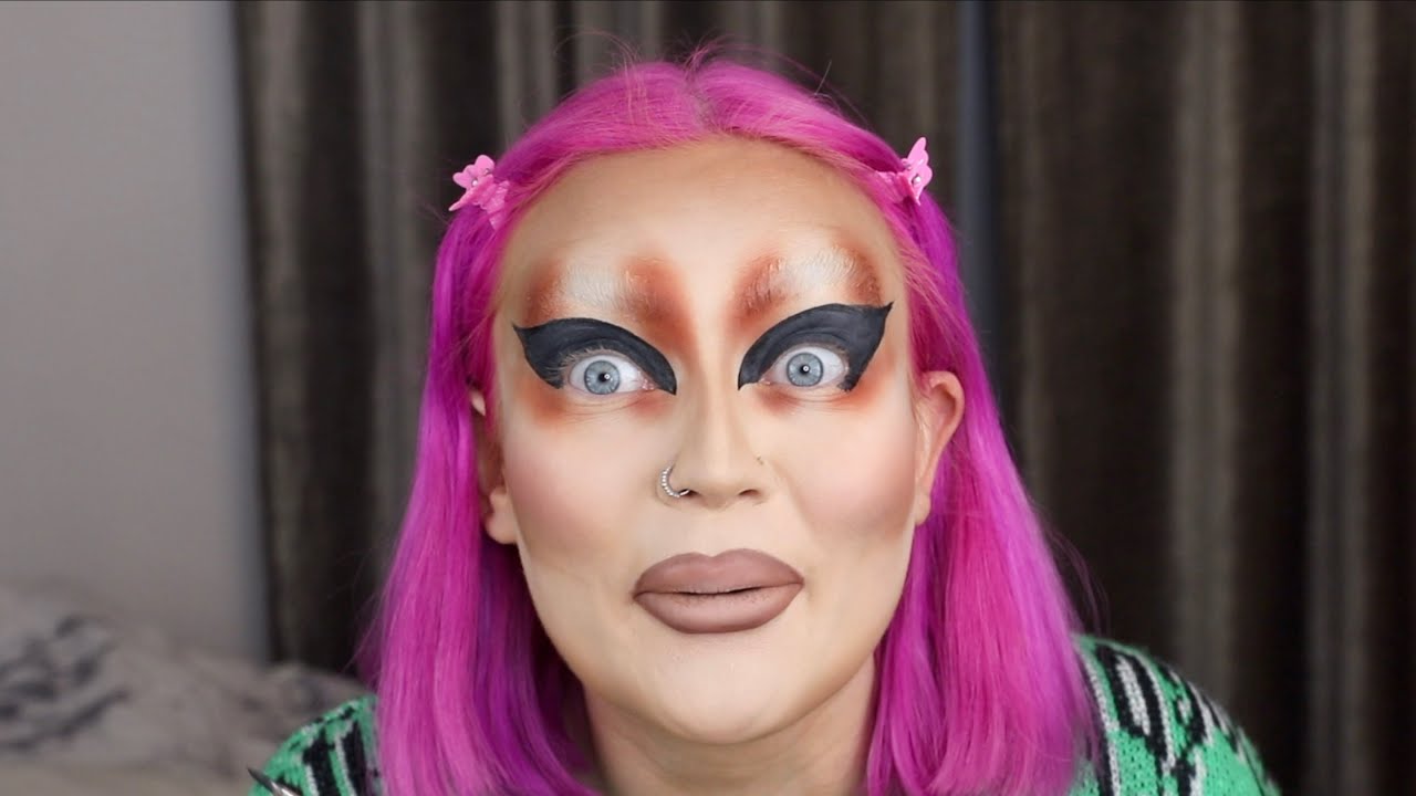 I tried to do drag makeup.. again