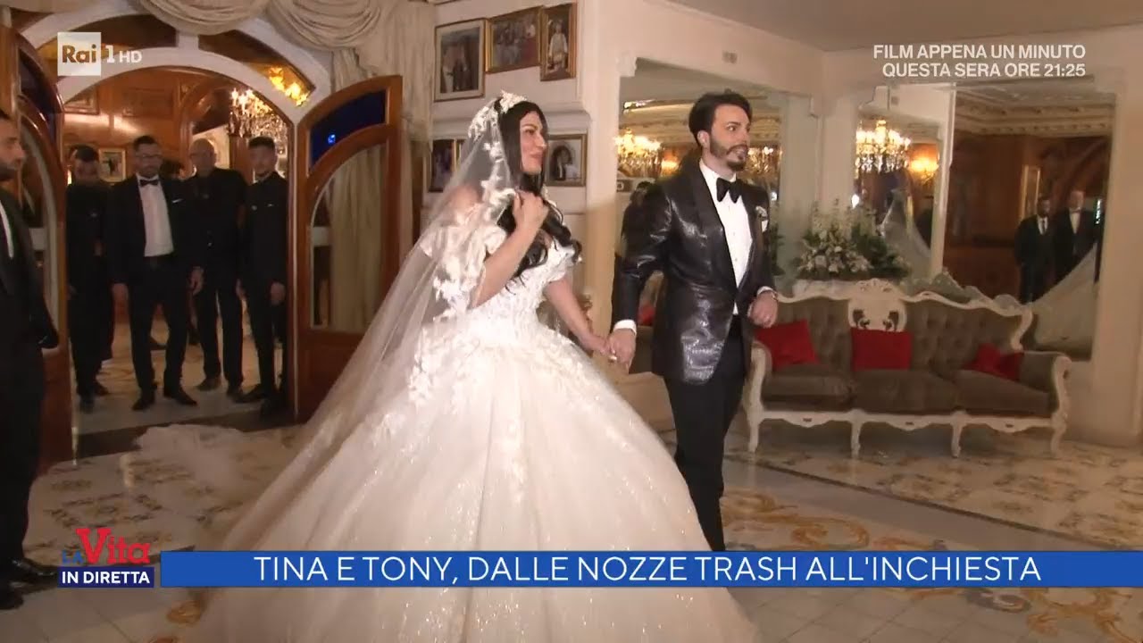 Tina e Tony Colombo, dalle nozze trash all'inchiesta - La vita in diretta 20/10/2021