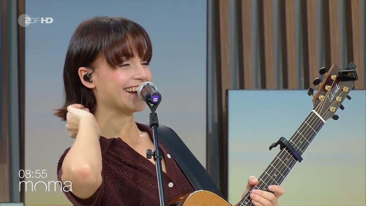 LOTTE: Interview und Live - Viel zu viel (nie genug) I Gitarrenversion