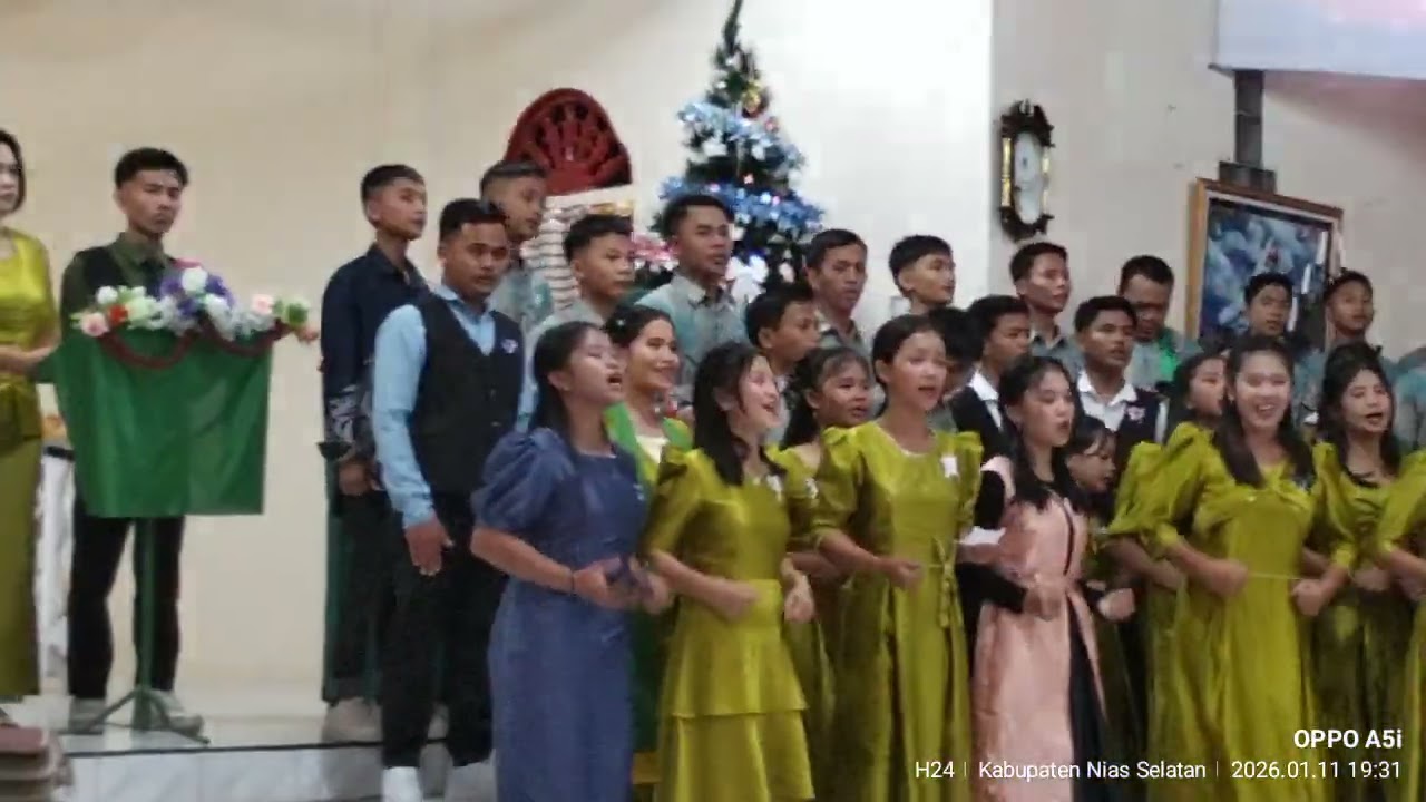 Maluo-Ansambel Musik Koremda BNKP Maluo di Acara Natal Koremda BNKP Maluo 