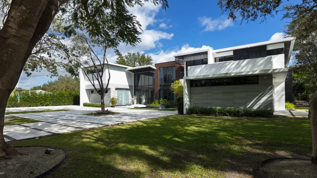 Property Showcase | 9121 SW 62nd Ct, Pinecrest