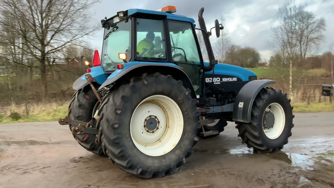 Köp Traktor New Holland 8360 4WD frontlyft, baklyft på Klaravik