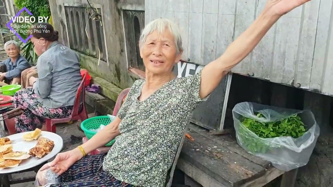 Chỉ có thể là Phú Yên 😋😋, bánh kẹp 3 cái 5k, bánh sắn/chuối 6 cái 5k.