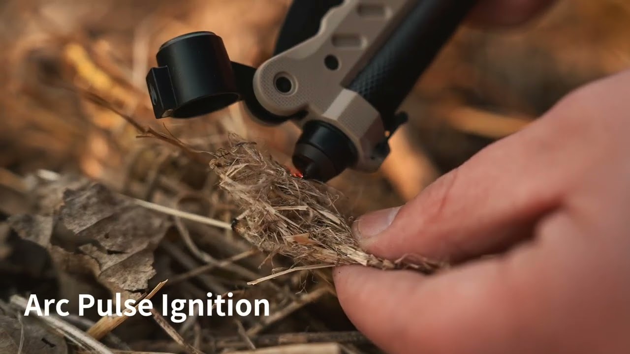 Viperade VAK6 Multitool on Kickstarter. 4-in-1 knife/light/lighter/E-power