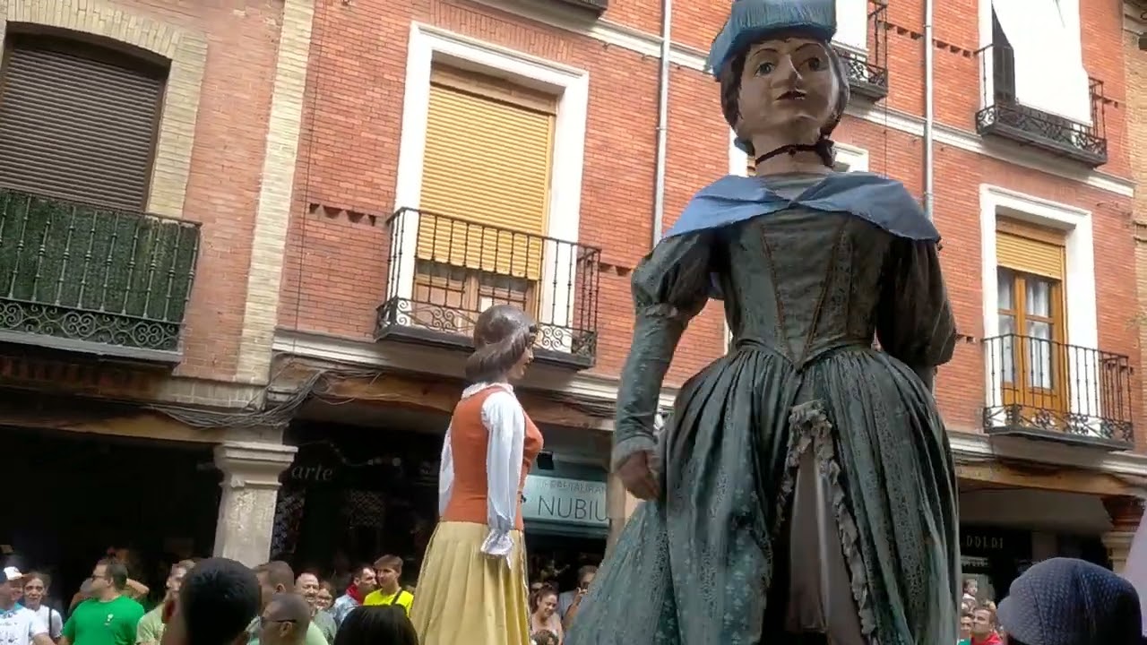 Gigantes y cabezudos Alcal&aacute; de Henares 2023 CAP 6 - Todos los d&iacute;as sale el sol