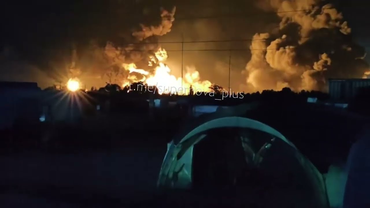 Russian oil refinery in Slavyansk burning after Ukrainian Strike.