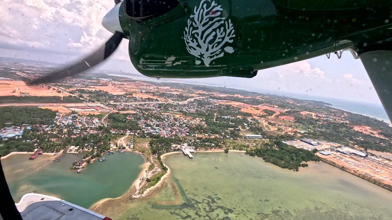 Landing in Batam, Indonesia | Airfast Indonesia DHC-6-300 (PK-OCL)