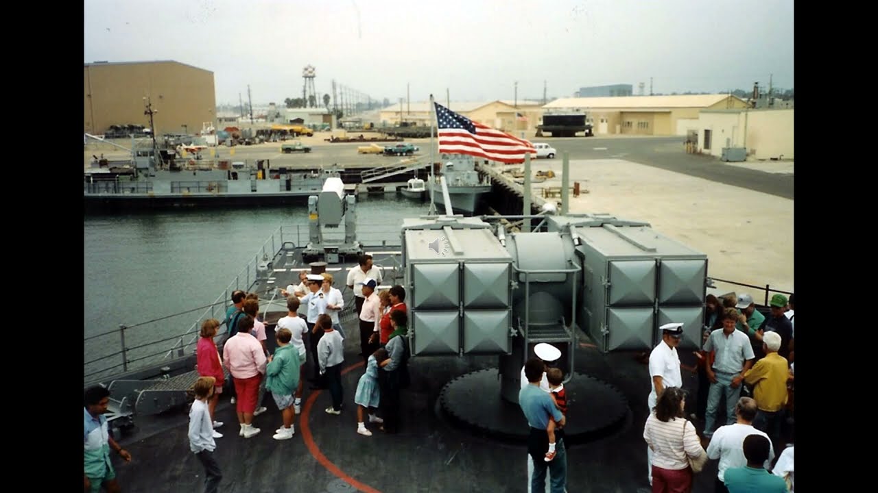 Destroyer U.S.S.  David R. Ray (DD-971)